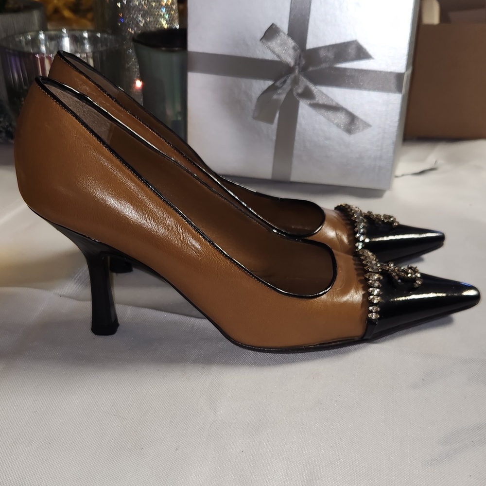 Chanel Women's Black and Brown Pointed Toe Heels - Picture 3 of 8